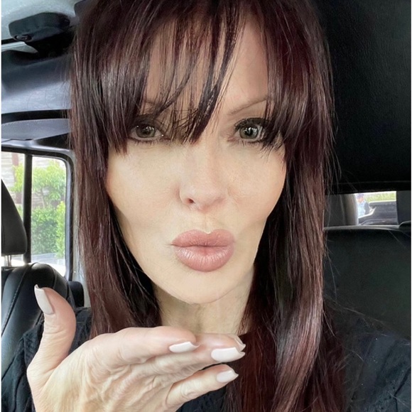 Meet your Posher, Lisa. - Picture 1 of 4